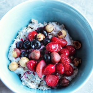 strawberry cheesecake overnight oats